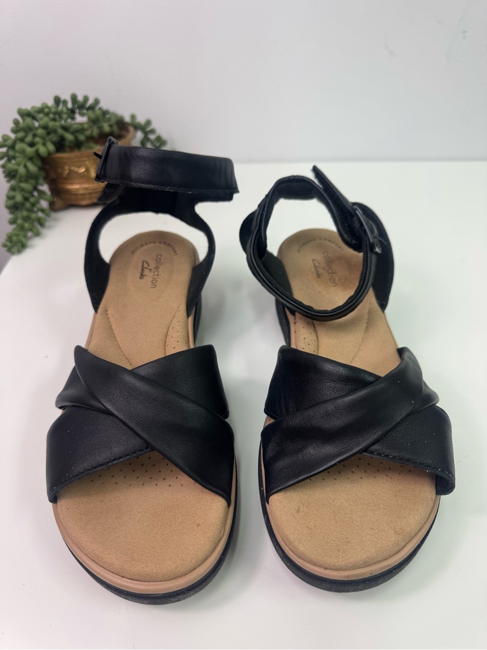 Clark’s Collection Jillian Bella Black Leather Wedge Ankle Strap Sandals, 7